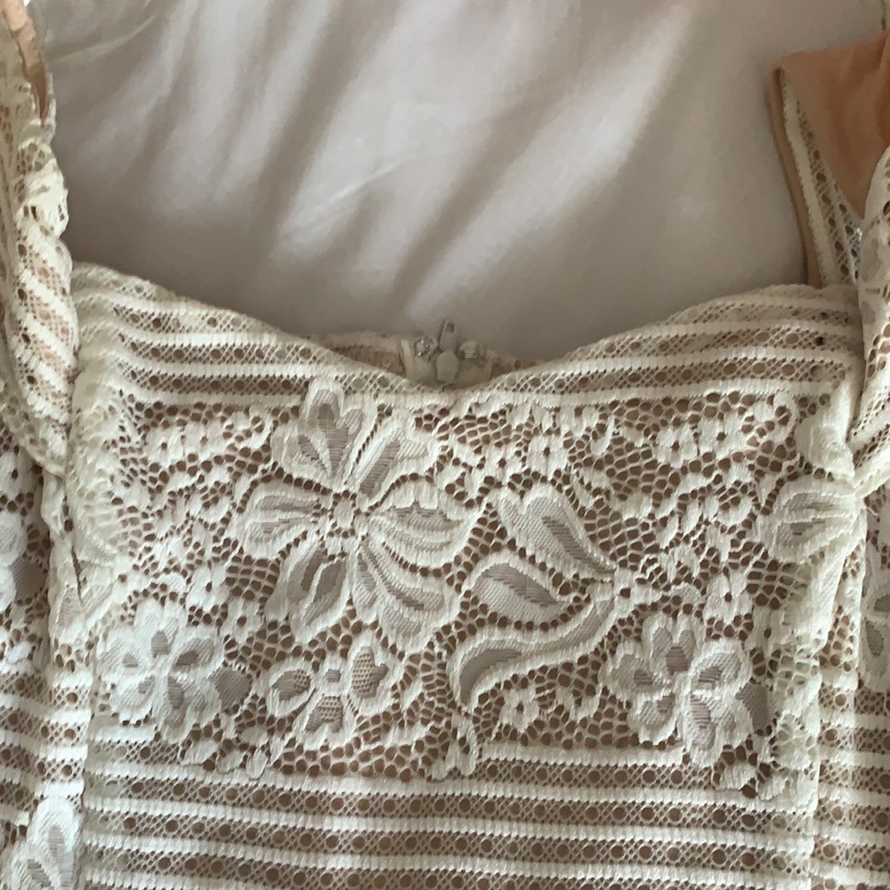 Dress - Picture 2 of 4